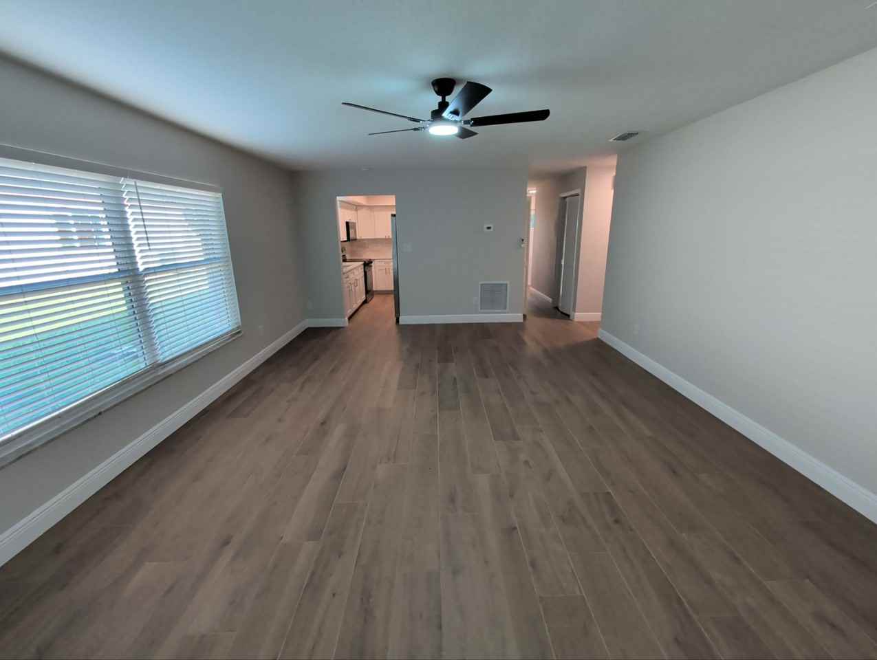 7 Chinaberry Cir - Photo 3 of 27