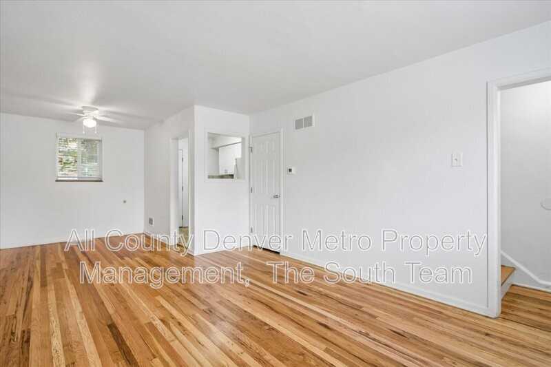 10207 E 14th Ave - Photo 3 of 16