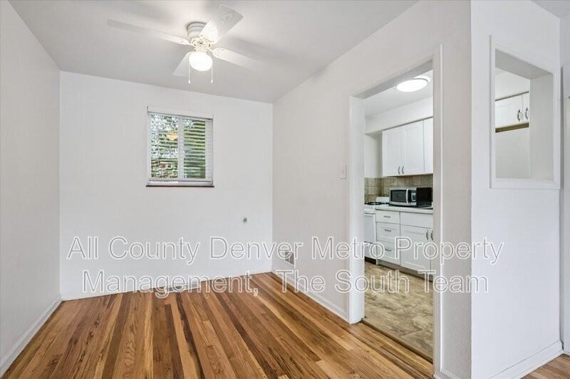10207 E 14th Ave - Photo 4 of 16