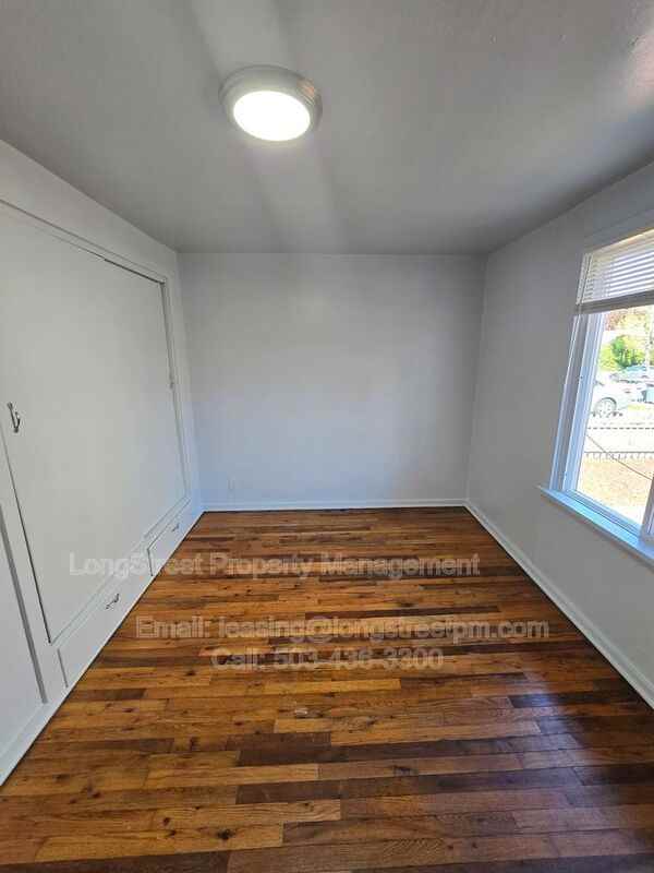 350 Se Lilly Ave #2 - Photo 7 of 22