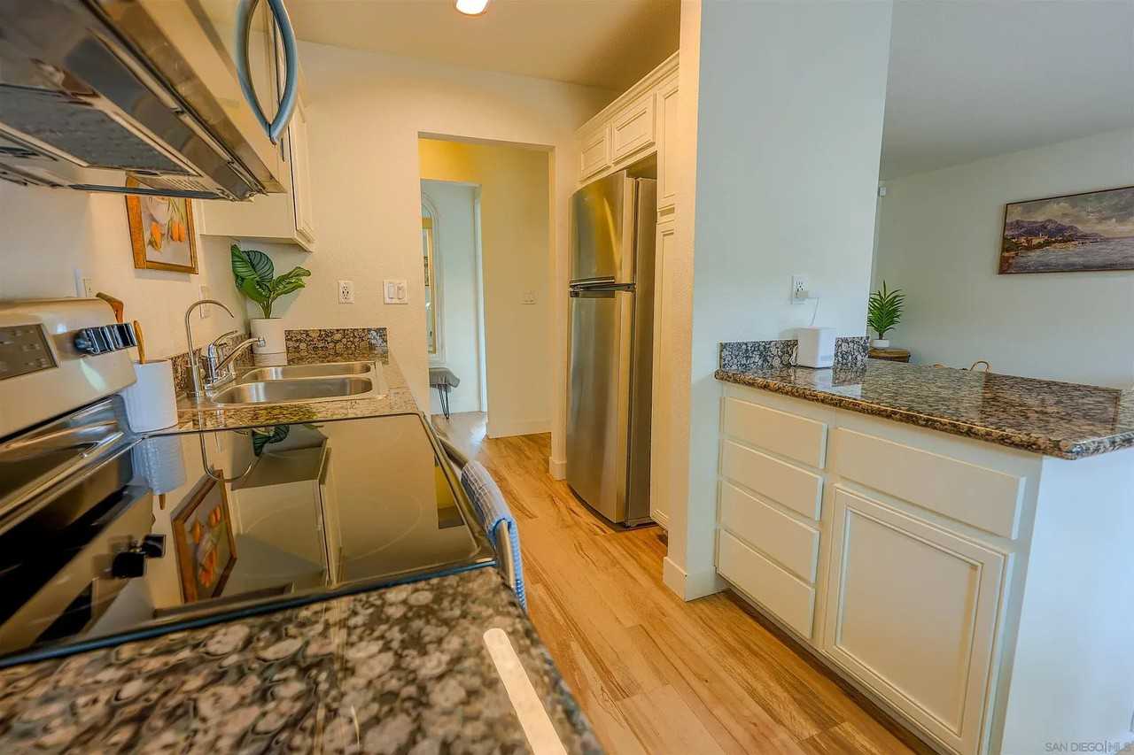 930 Peach Ave #2 - Photo 2 of 15