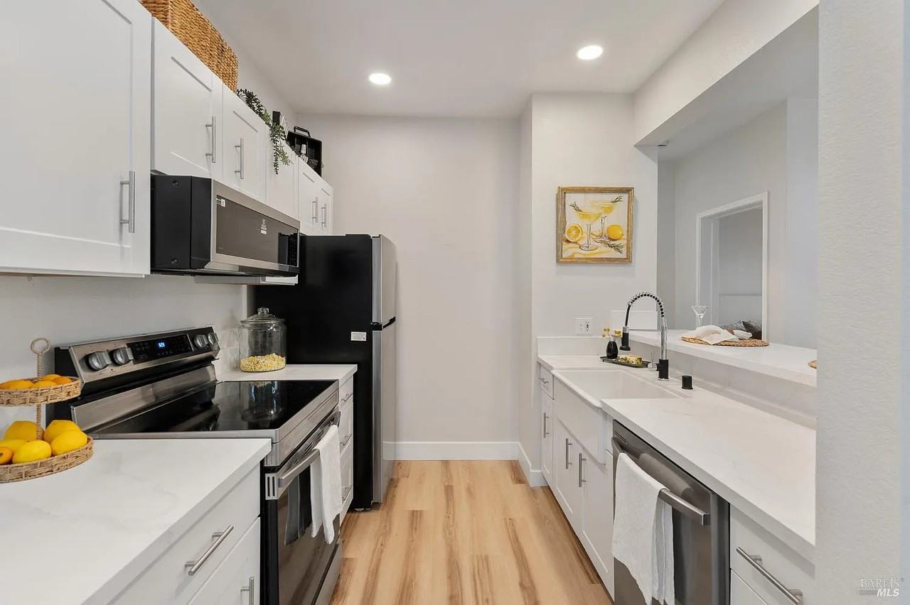 1201 Glen Cove Pkwy #1203