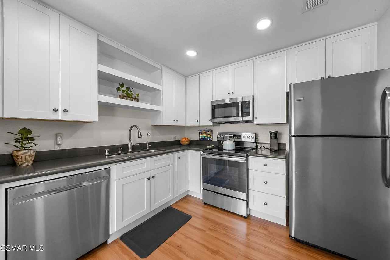348 Chestnut Hill Ct #23 - Photo 2 of 26