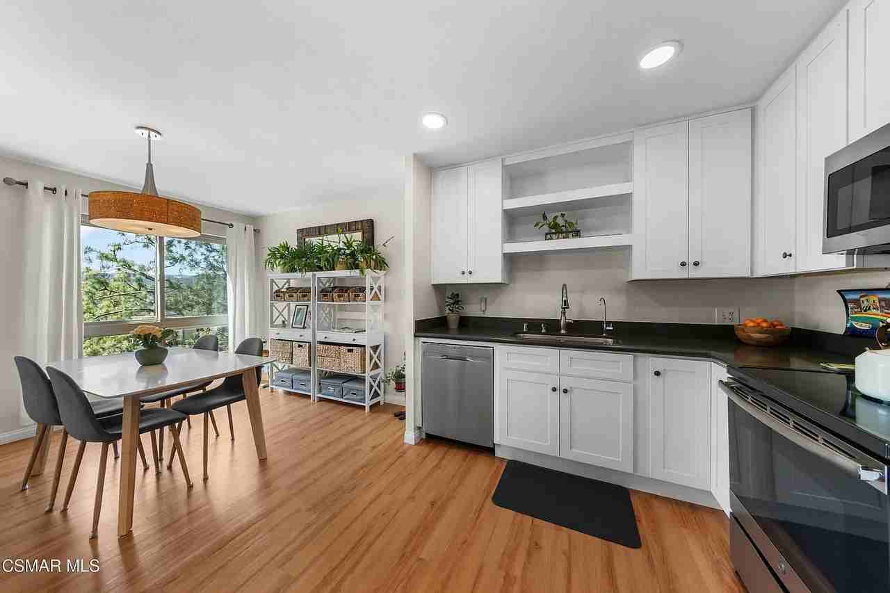 348 Chestnut Hill Ct #23 - Photo 3 of 26
