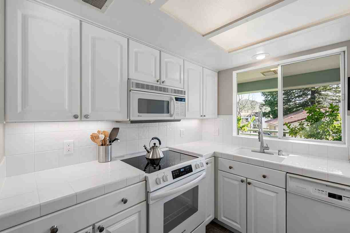 1501 Ptarmigan Dr #1C - Photo 3 of 17