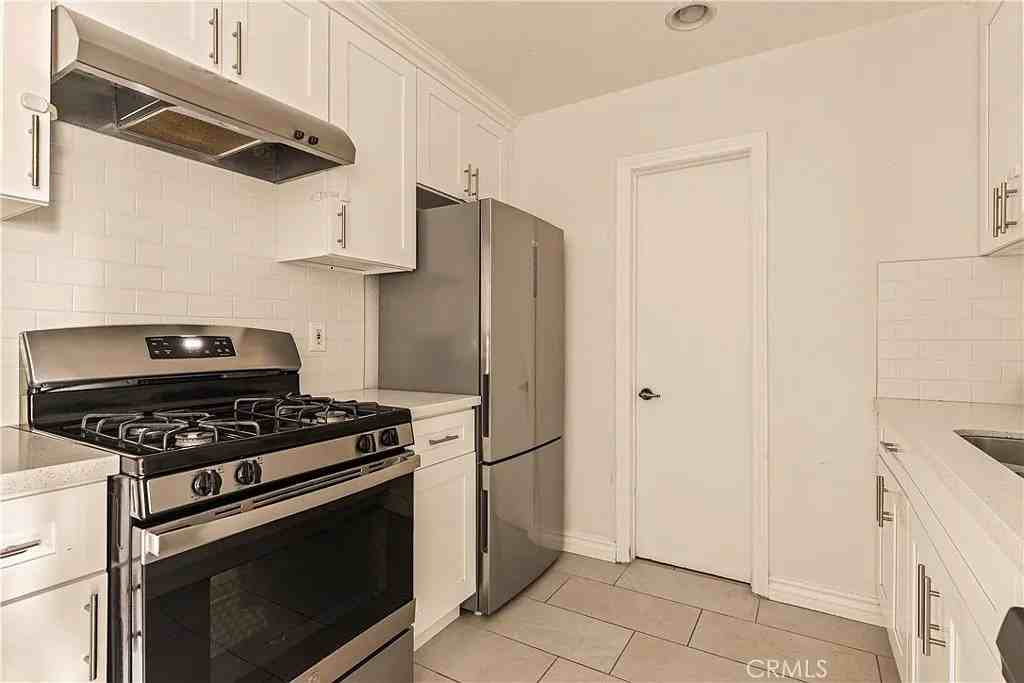365 Burchett St #303 - Photo 2 of 14