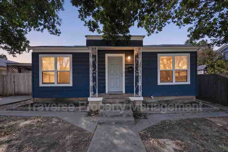 2304 Ryan Ave - Photo 2 of 23