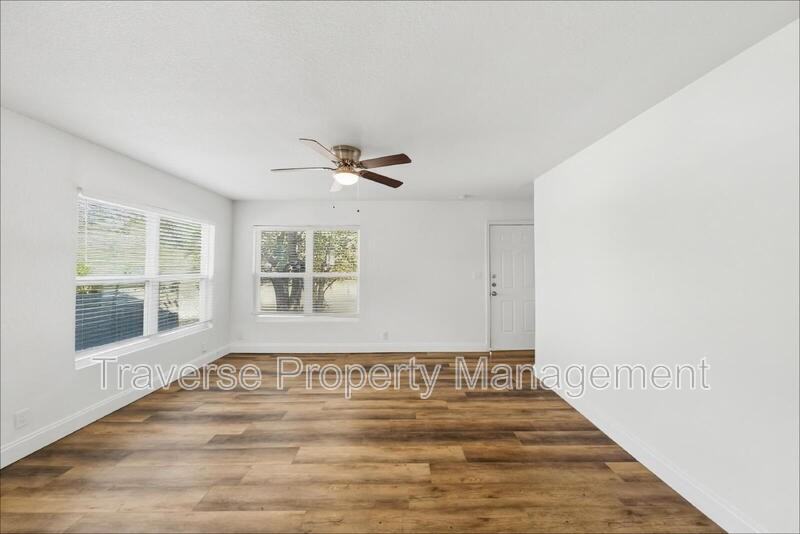 2304 Ryan Ave - Photo 3 of 23