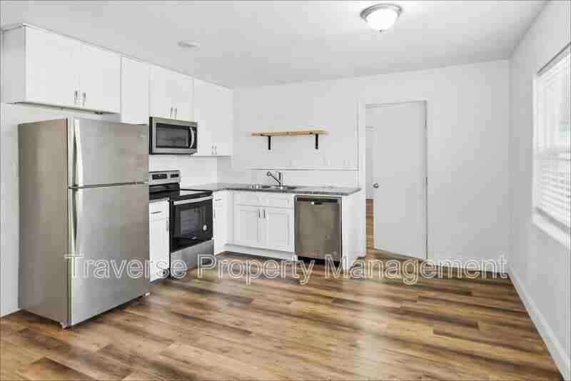 2304 Ryan Ave - Photo 6 of 23