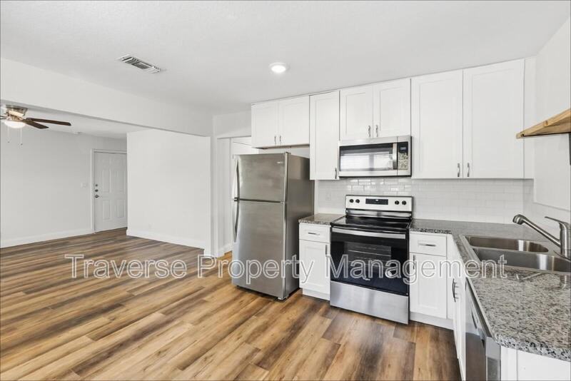 2304 Ryan Ave - Photo 7 of 23