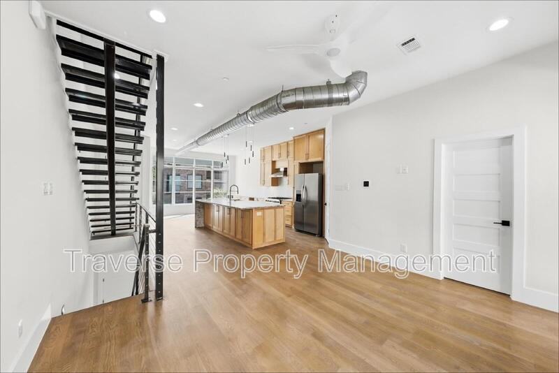 408 Rayner Ave - Photo 4 of 26