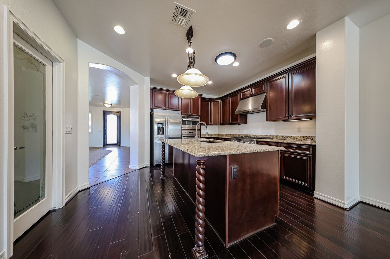 613 W San Carlos Way - Photo 6 of 50