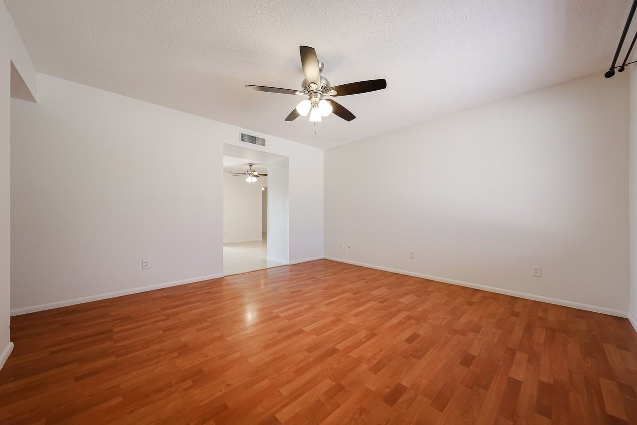 719 W Palomino Dr - Photo 5 of 50