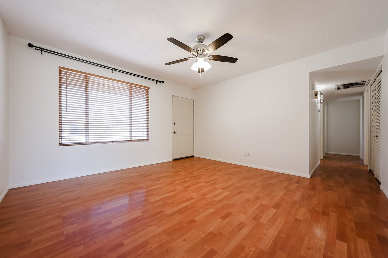 719 W Palomino Dr - Photo 7 of 50