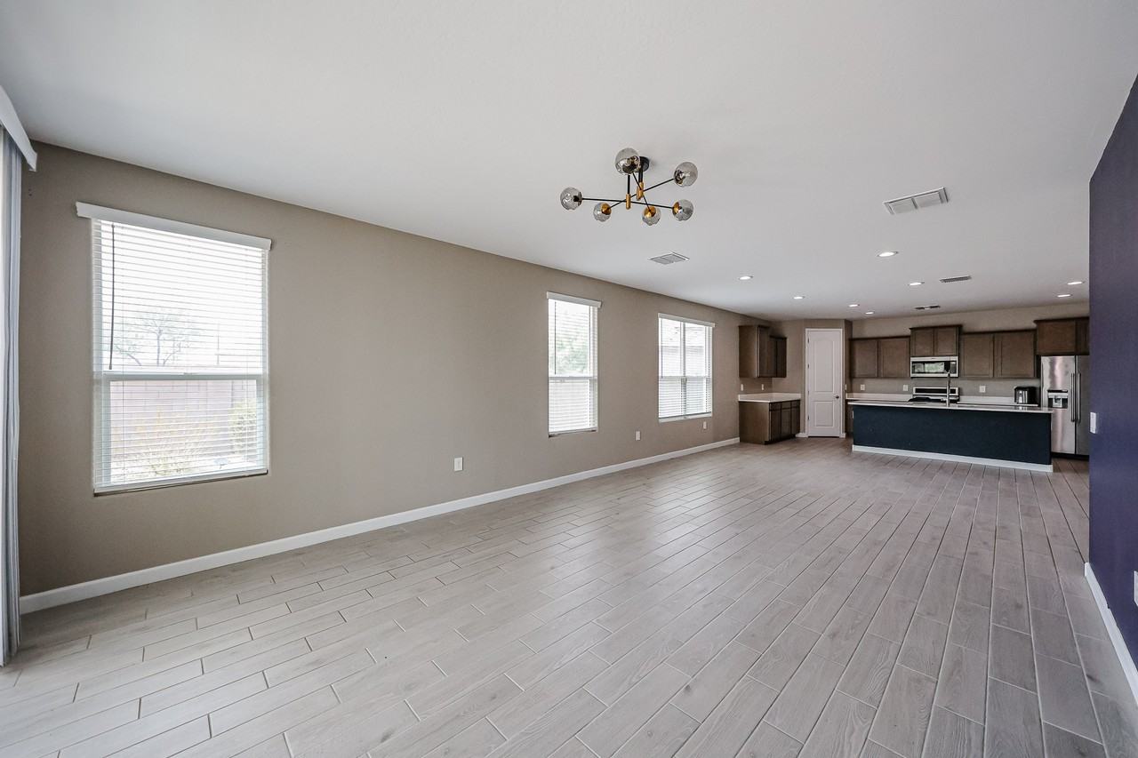 38017 W San Alvarez Ave - Photo 3 of 32
