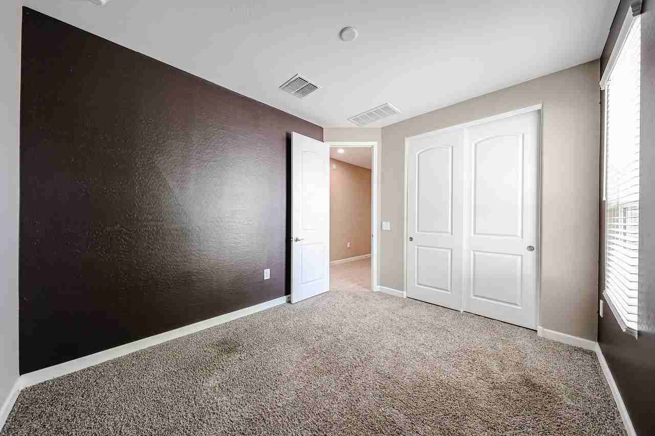 38017 W San Alvarez Ave - Photo 4 of 32