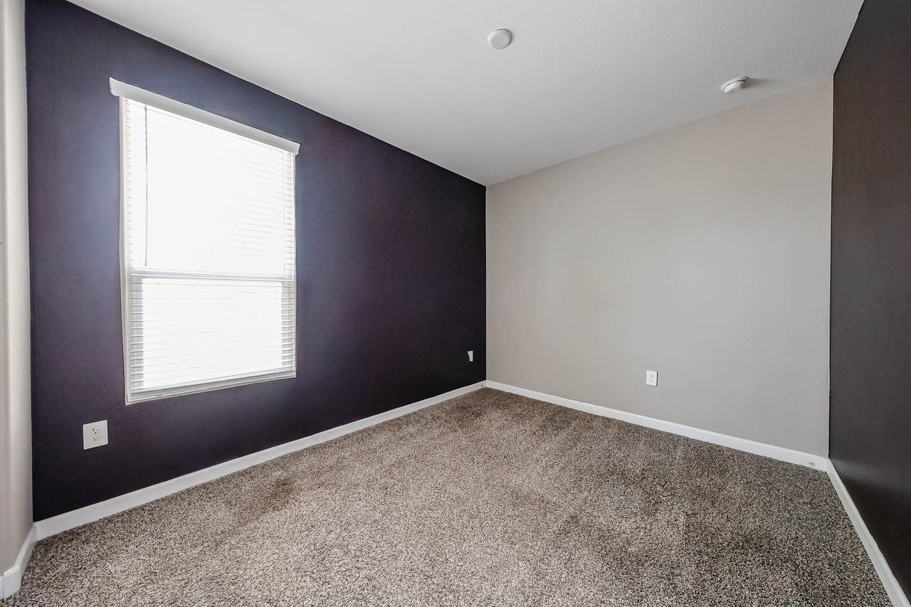38017 W San Alvarez Ave - Photo 5 of 32