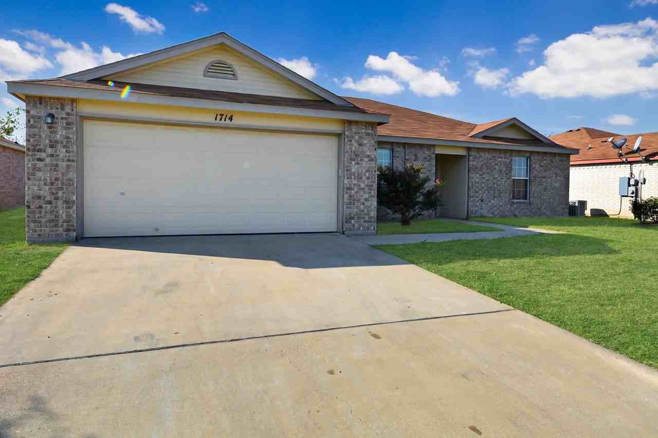 1714 Freedom Loop - Photo 3 of 19