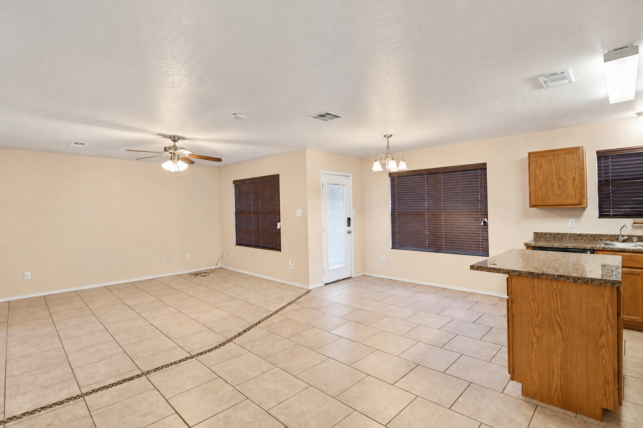 3501 Regency Ct - Photo 6 of 17