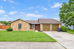 featured image of 2504 Greenbriar Dr