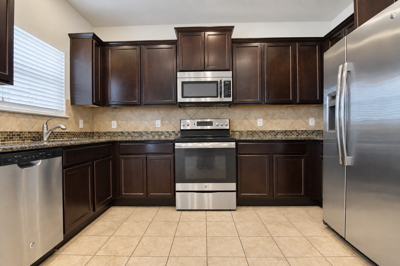 3301 Malmaison Rd - Photo 5 of 43