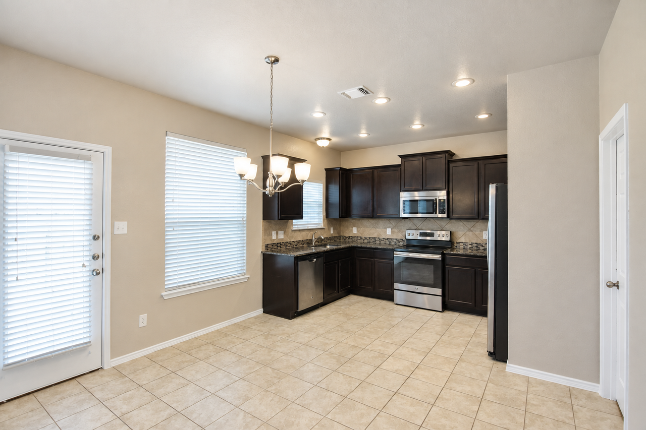 3301 Malmaison Rd - Photo 6 of 43