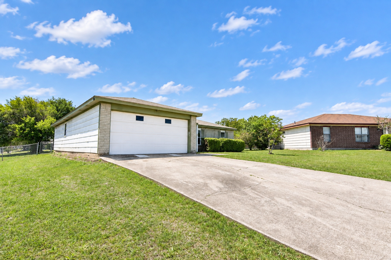 2800 Kim Dr - Photo 3 of 21