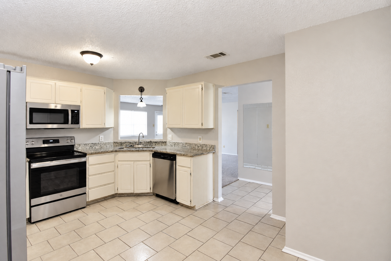 2800 Kim Dr - Photo 5 of 21