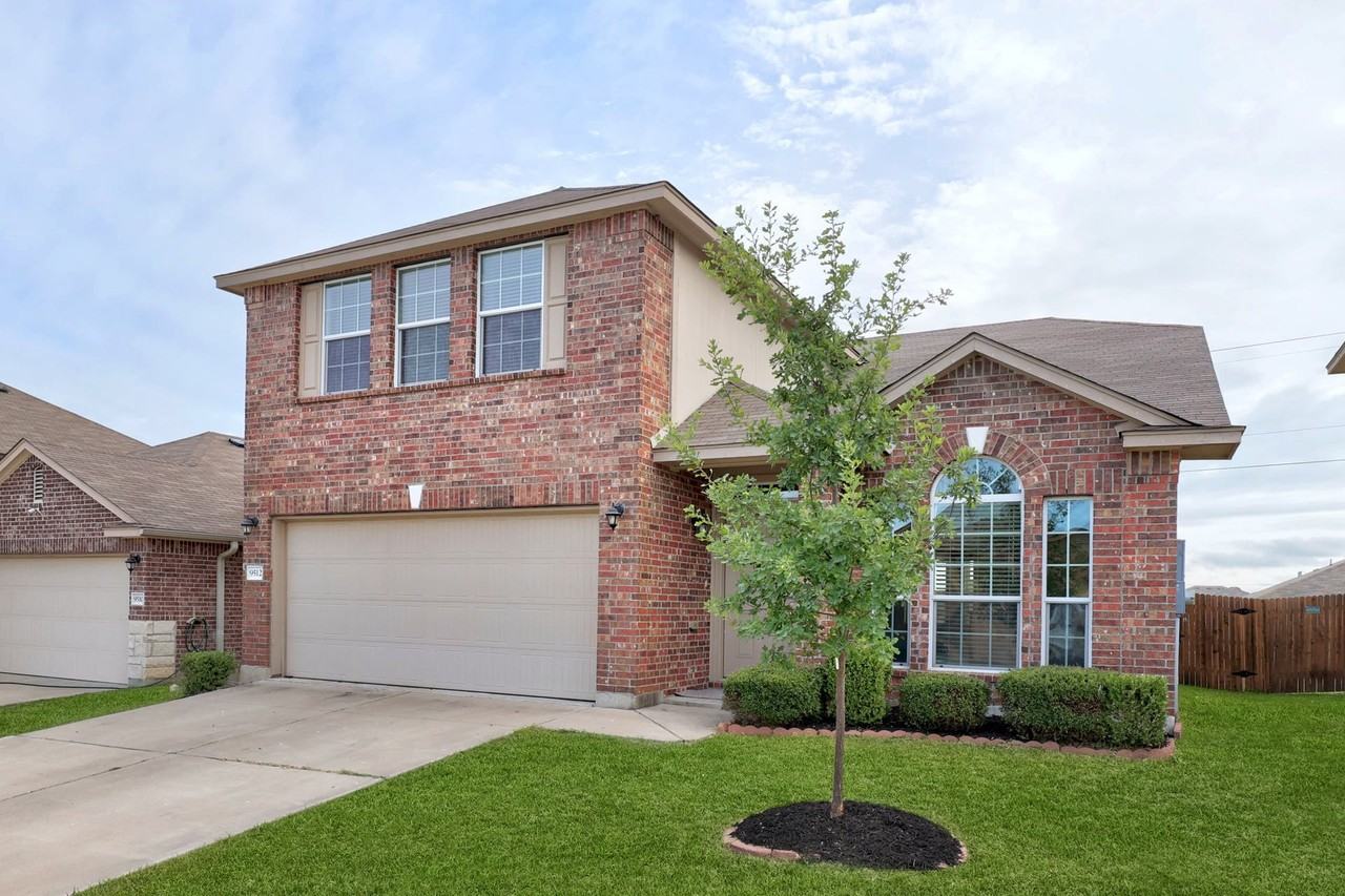 9512 Shimla Dr - Photo 2 of 47