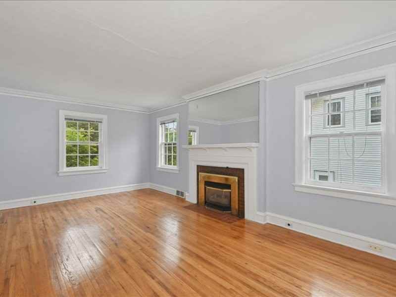 611 Lincoln Pkwy - Photo 4 of 18