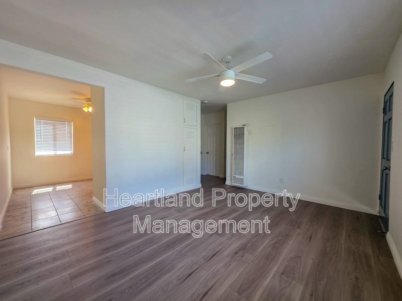 5367 Roswell St - Photo 4 of 6