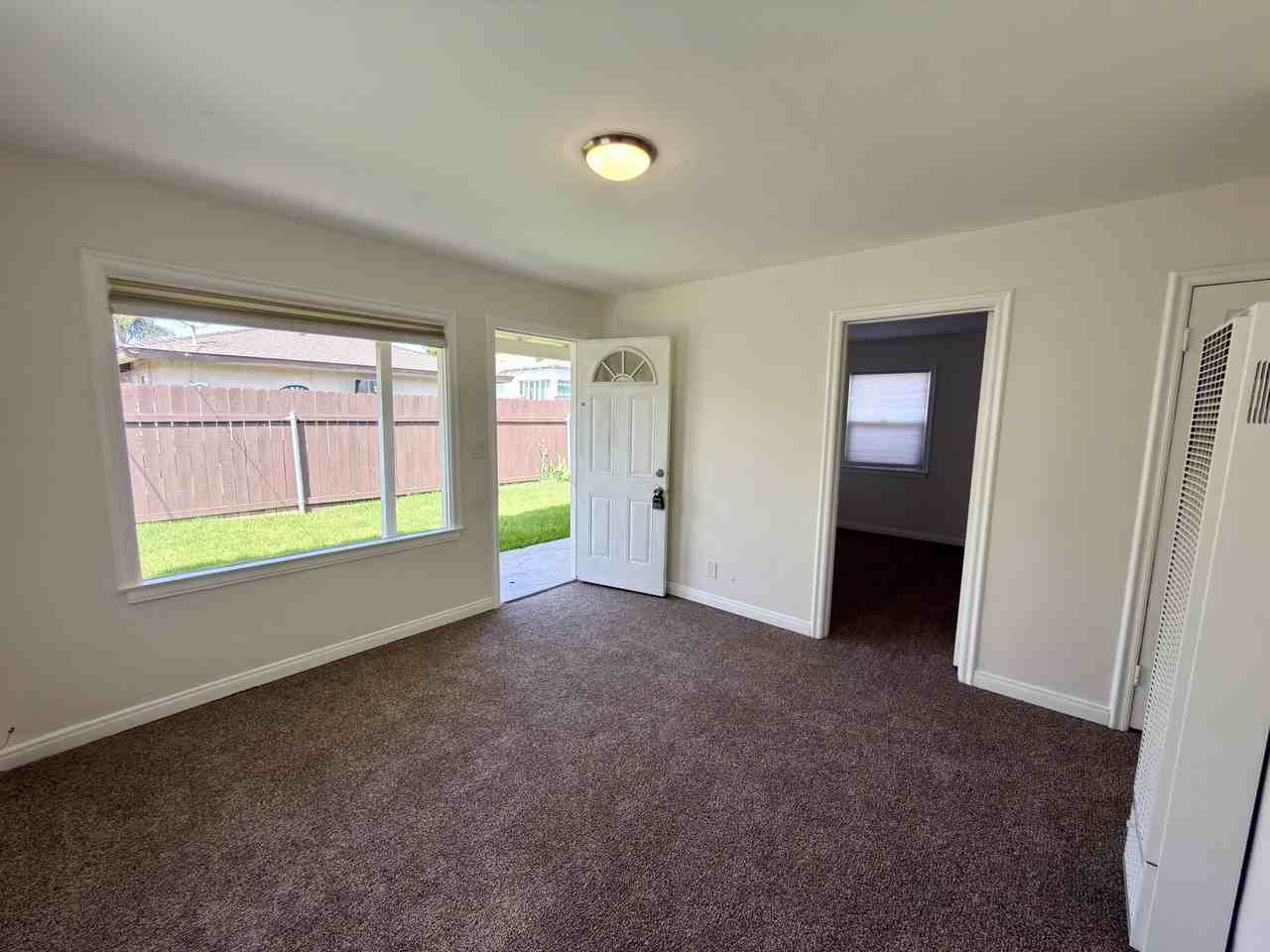 222 1/2 N J St - Photo 3 of 17