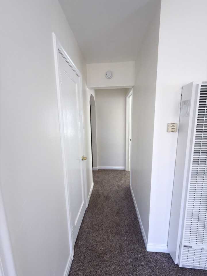 222 1/2 N J St - Photo 6 of 17