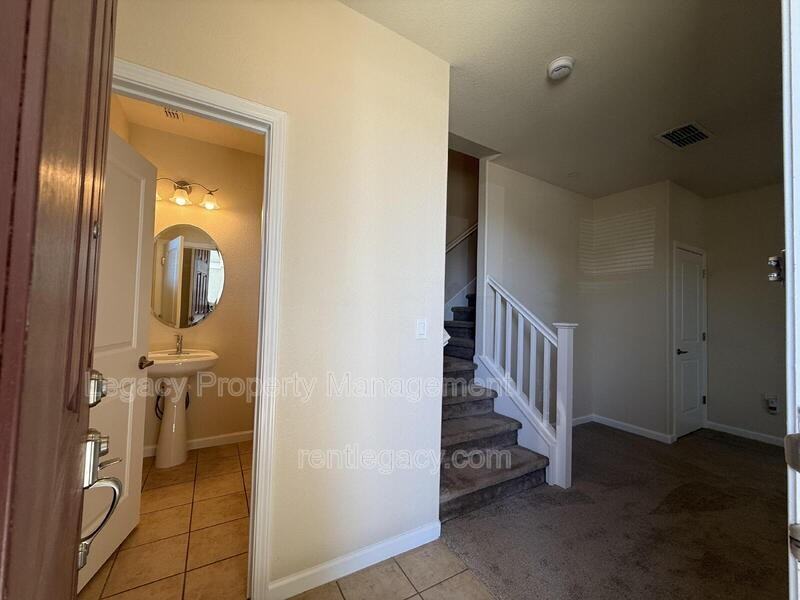 2486 Boxwood St - Photo 2 of 22