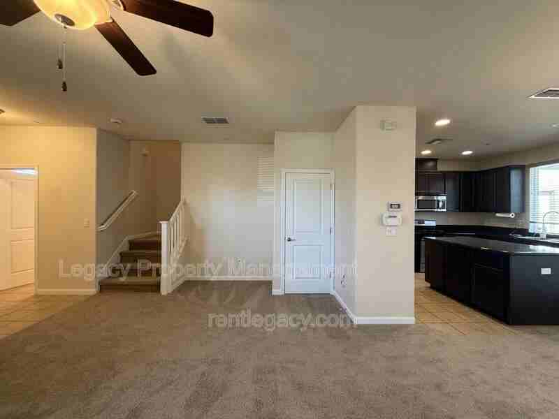 2486 Boxwood St - Photo 4 of 22