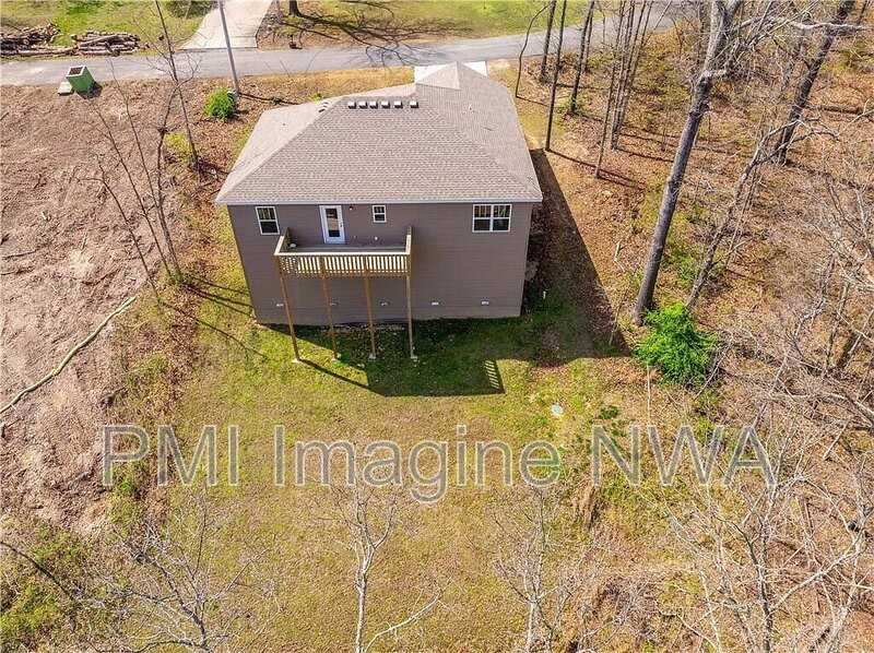 54 Morvan Dr - Photo 2 of 43