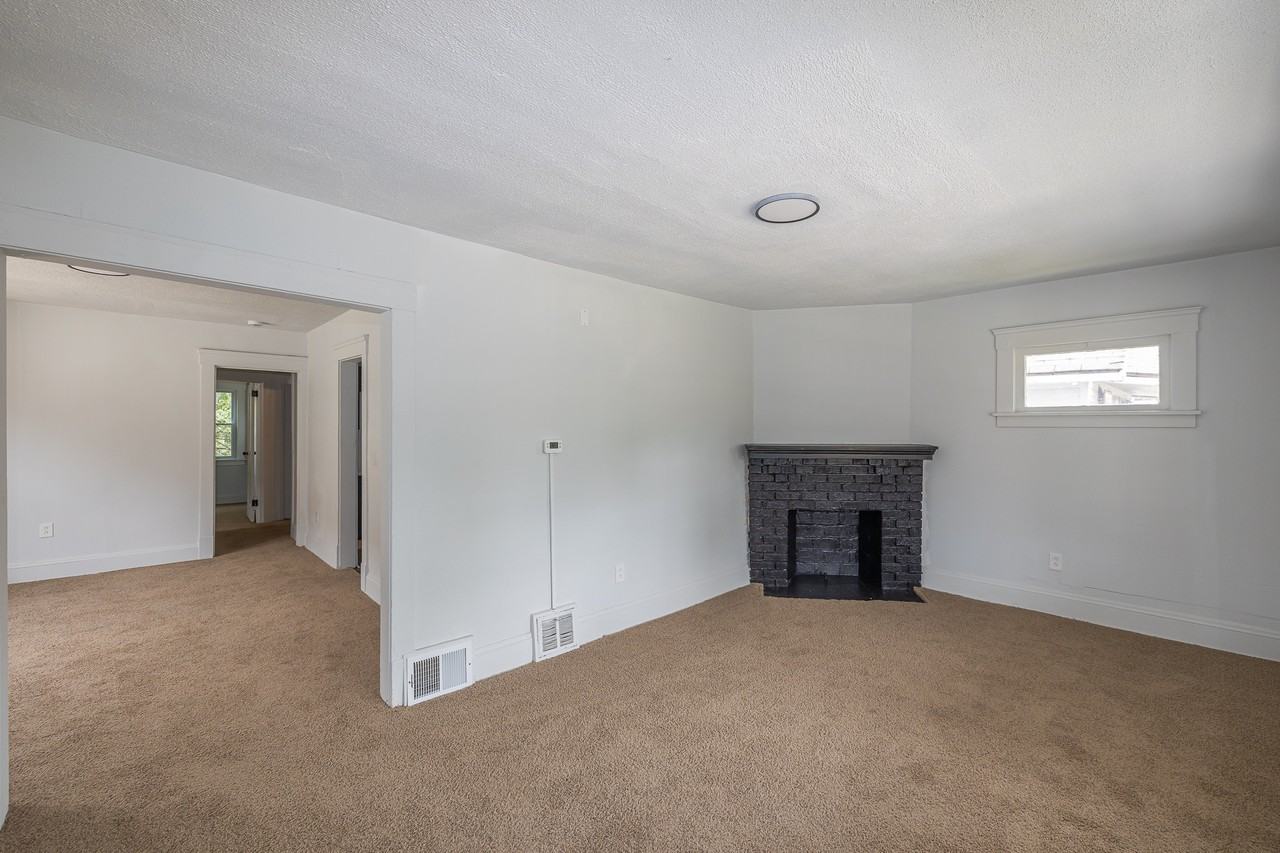 14009 Mayfair Ave - Photo 3 of 18