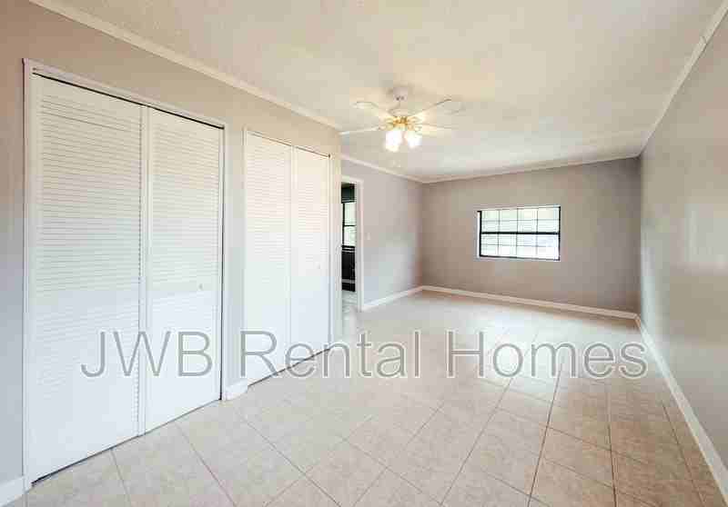 4809 Seaboard Ave - Photo 7 of 18