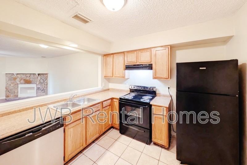 5811 Liska Dr - Photo 2 of 17