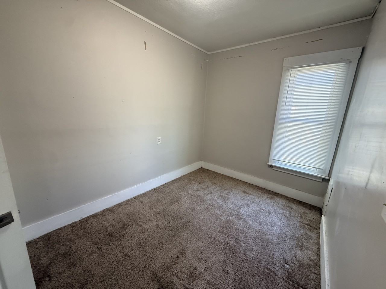 320 Jackson St - Photo 7 of 9