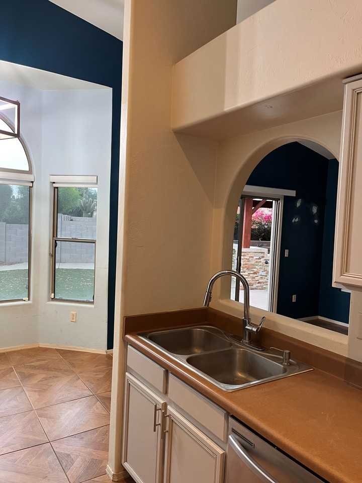 5686 W Shady Grove Dr - Photo 5 of 18