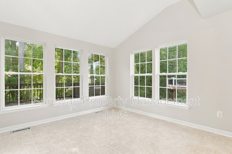 15 Guilford Pl - Photo 7 of 19