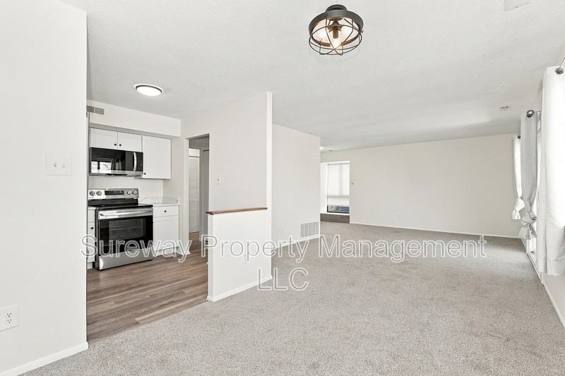 63 Sandra Rd - Photo 4 of 14
