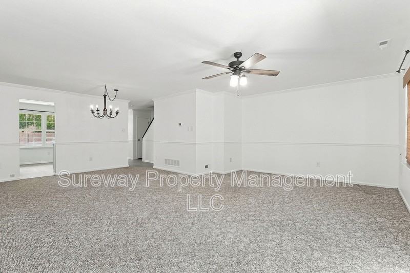 239 Lafayette Dr - Photo 2 of 20