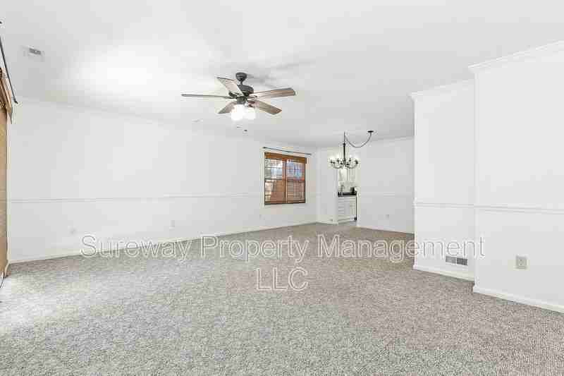 239 Lafayette Dr - Photo 3 of 20