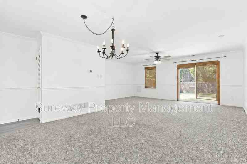 239 Lafayette Dr - Photo 4 of 20