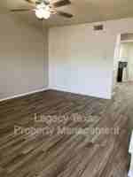 featured image of 1409 Courtney Pl #B