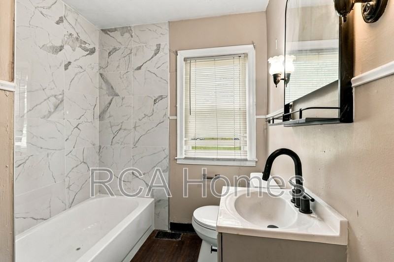 1950 N Dequincy St - Photo 5 of 8