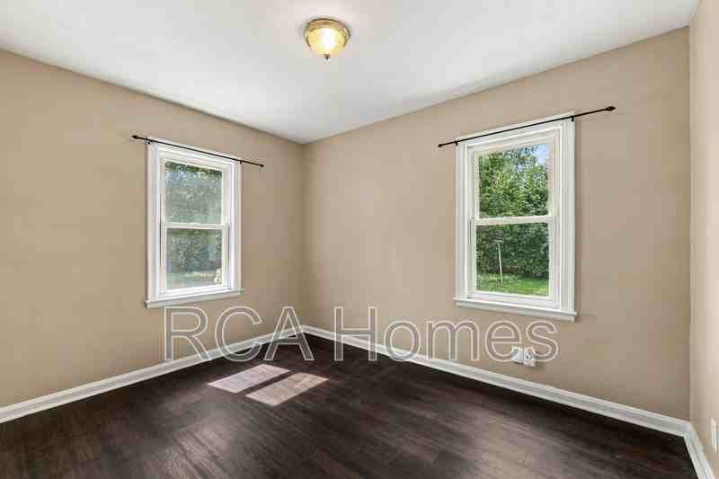 1950 N Dequincy St - Photo 7 of 8
