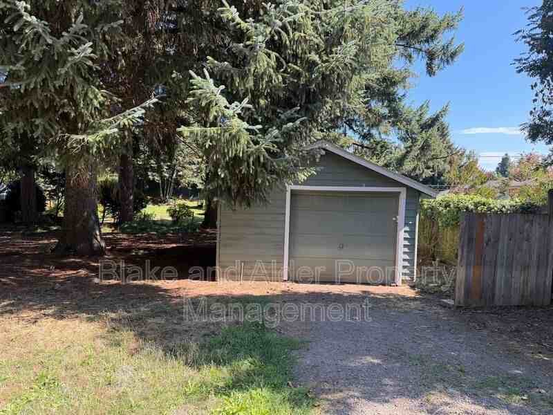 10926 Se Linwood Ave - Photo 4 of 15